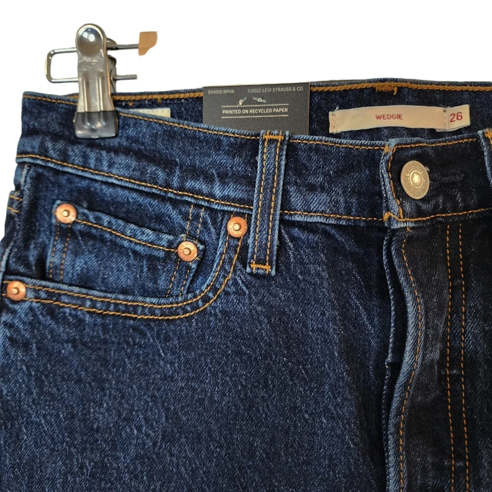 Levi's Wedgie Icon Fit Ankle Jean - Picture 7 of 13